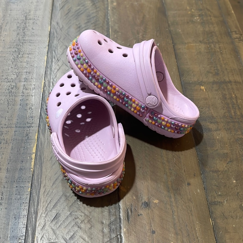Size 7 Crocs